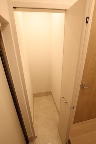 物件内観写真7　(シューズクローク)