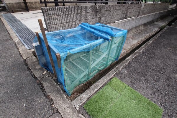 建物設備(敷地内ゴミ置き場)