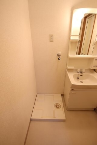 物件内観写真13　(室内洗濯機置き場)