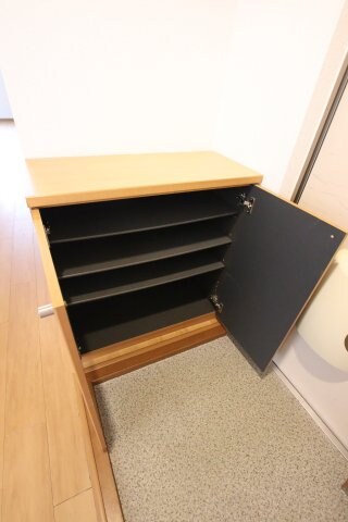 物件内観写真7　(下駄箱)