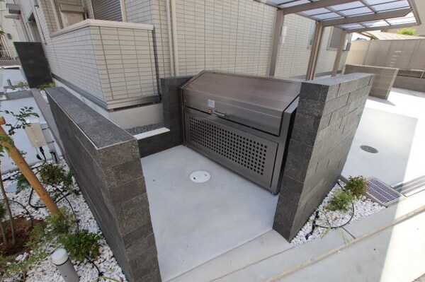 建物設備(敷地内ゴミ捨場)