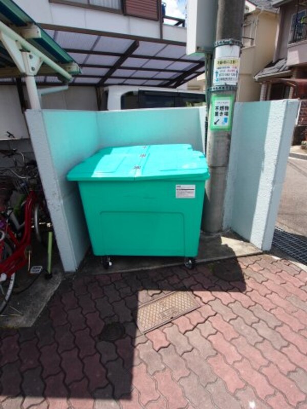 建物設備(敷地内ゴミ捨場)