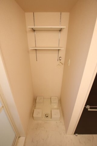 物件内観写真13　(室内洗濯機置き場)