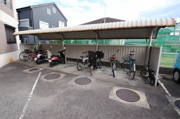 建物設備(駐輪場＆バイク置場)