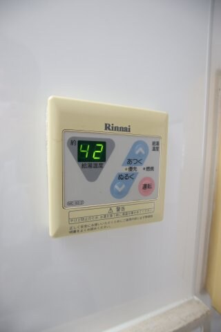 物件内観写真17　(給湯器)