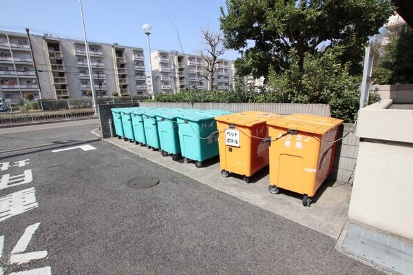 建物設備(敷地内ゴミ捨場)