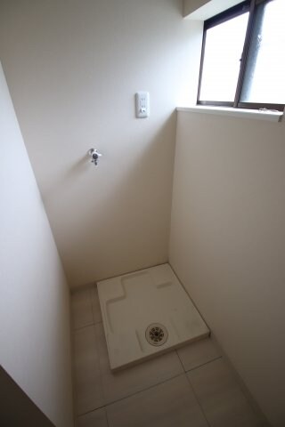 物件内観写真13　(室内洗濯機置場)