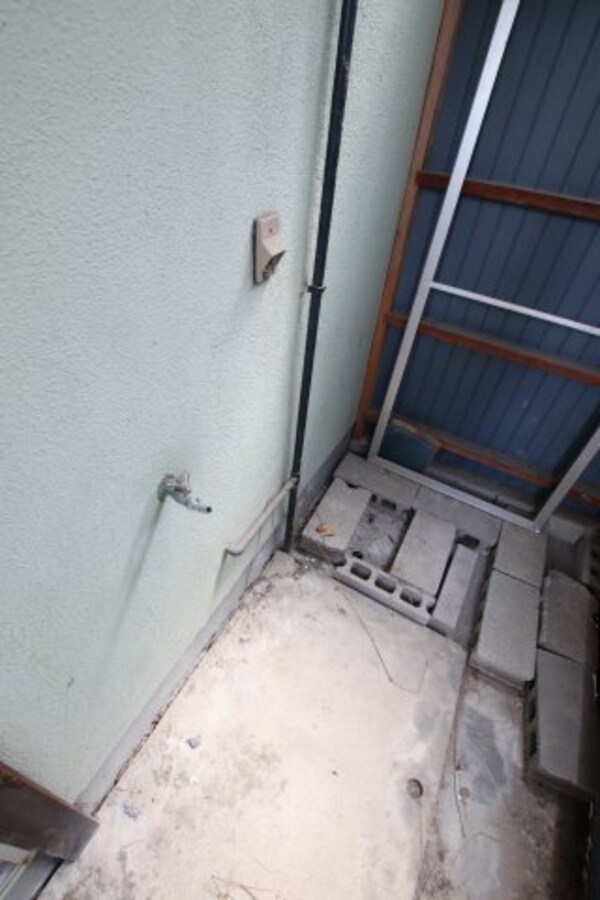 建物設備(室外洗濯機置き場)