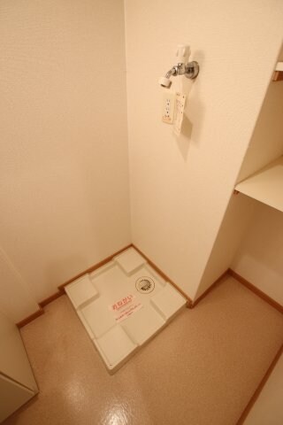 物件内観写真13　(室内洗濯機置場)