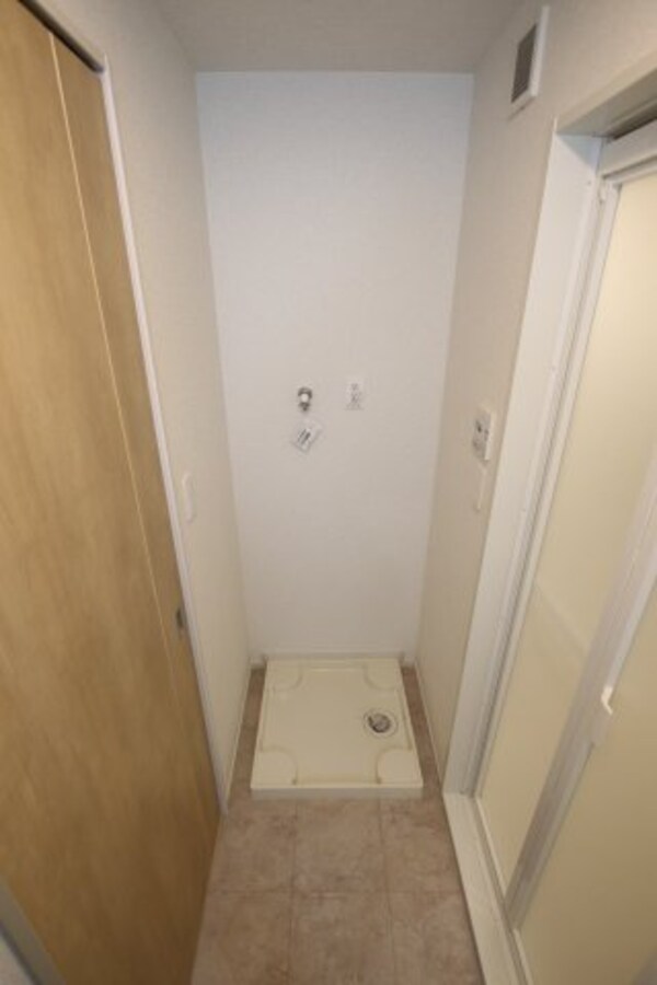 建物設備(室内洗濯機置場)