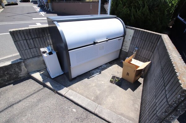 建物設備(敷地内ごみ置き場)