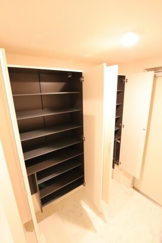 物件内観写真7　(シューズボックス)