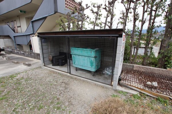 建物設備(敷地内ゴミ置き場)
