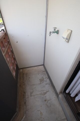 物件内観写真26　(室外洗濯機置場)