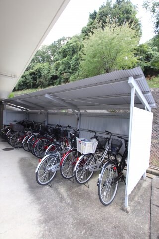 物件内観写真5　(駐輪場)