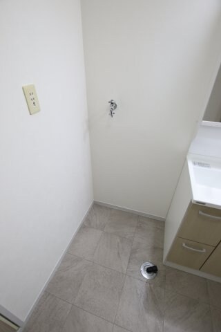 物件内観写真11　(室内洗濯機置場)