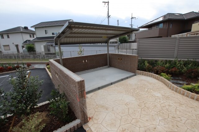 物件内観写真5　(駐輪場)