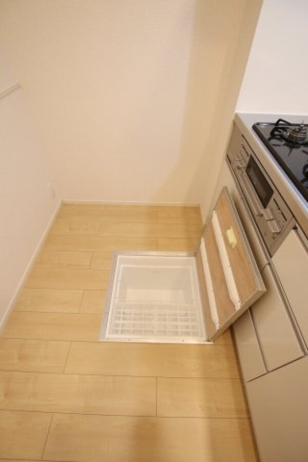 収納(床下収納庫)