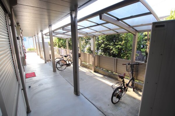 建物設備(駐輪場)