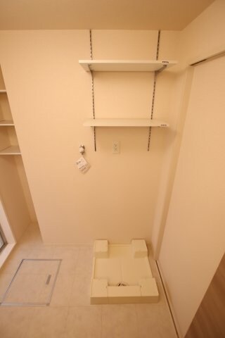 物件内観写真11　(室内洗濯機置場)