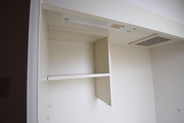 物件内観写真18　(吊戸棚)