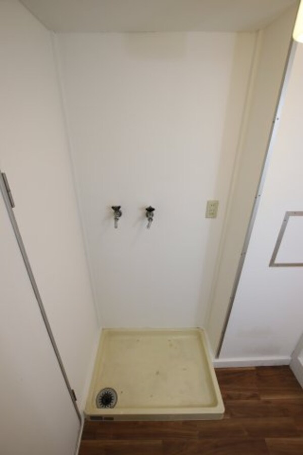 建物設備(室内洗濯機置き場)