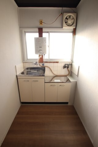 物件内観写真10　(キッチンスペース)