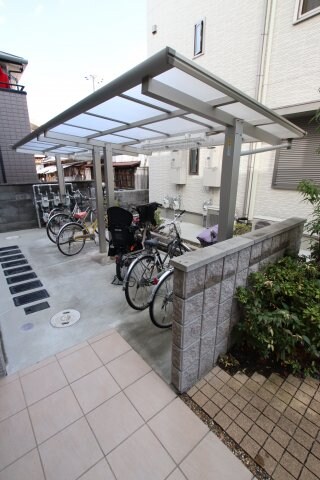 物件内観写真5　(駐輪場)