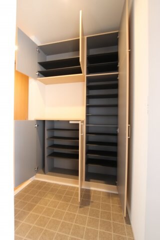 物件内観写真8　(シューズボックス)