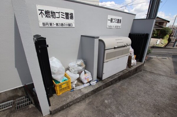 建物設備(敷地内ゴミ置き場)