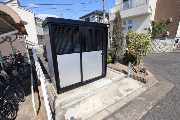 建物設備(敷地内ゴミ置き場)