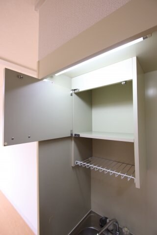 物件内観写真14　(吊戸棚)