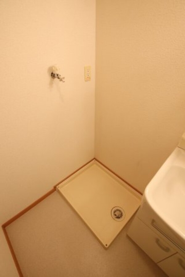 建物設備(室内洗濯機置き場)