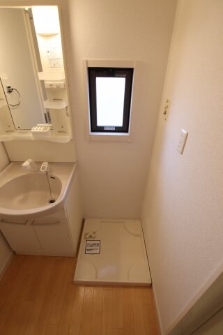 物件内観写真13　(室内洗濯機置場)