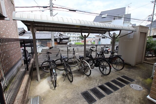 物件内観写真5　(駐輪場)
