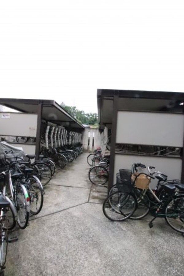 建物設備(駐輪場)