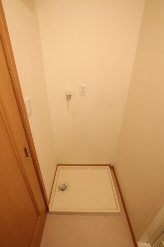 物件内観写真11　(室内洗濯機置場)