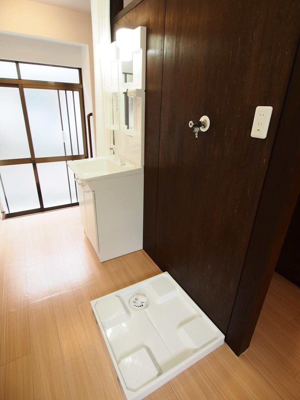 物件内観写真8　(室内洗濯機置場)