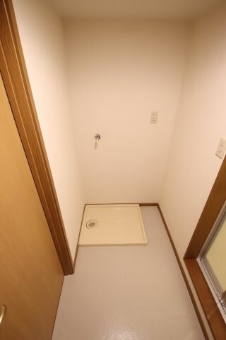 物件内観写真15　(室内洗濯機置場)
