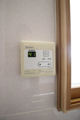 物件内観写真18　(給湯器)