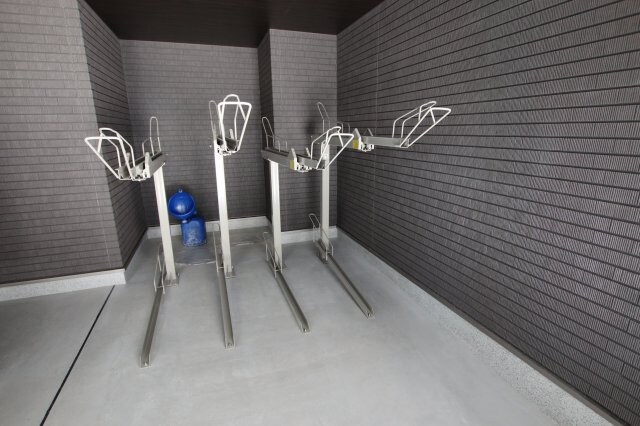 物件内観写真4　(駐輪場)