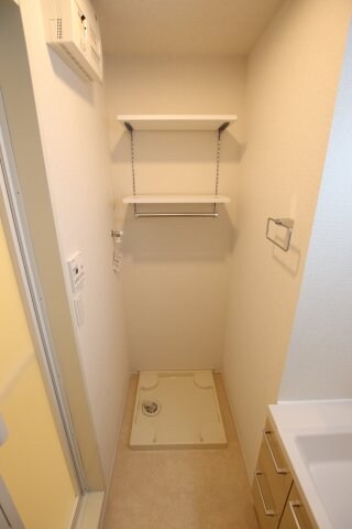 物件内観写真11　(室内洗濯機置場)