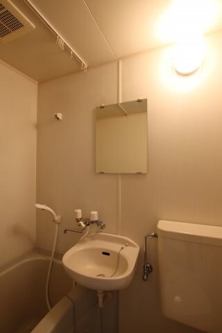 物件内観写真11　(洗面台)