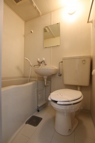 物件内観写真14　(ユニットバス)