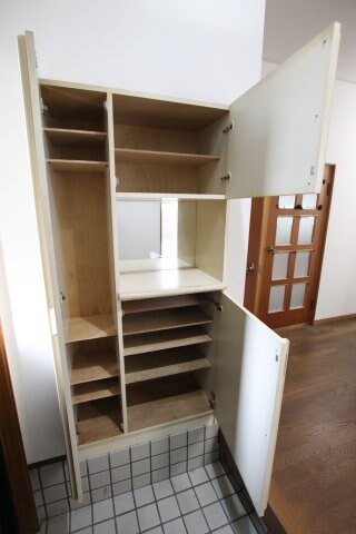 物件内観写真5　(シューズボックス)