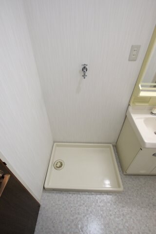 物件内観写真16　(室内洗濯機置場)