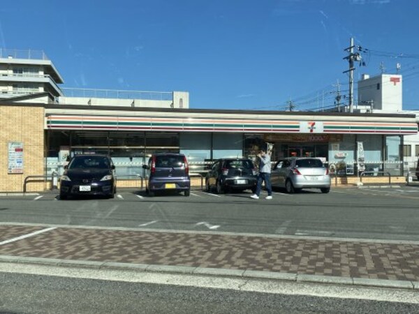 周辺環境(セブンイレブン 富田林西口店 604m)