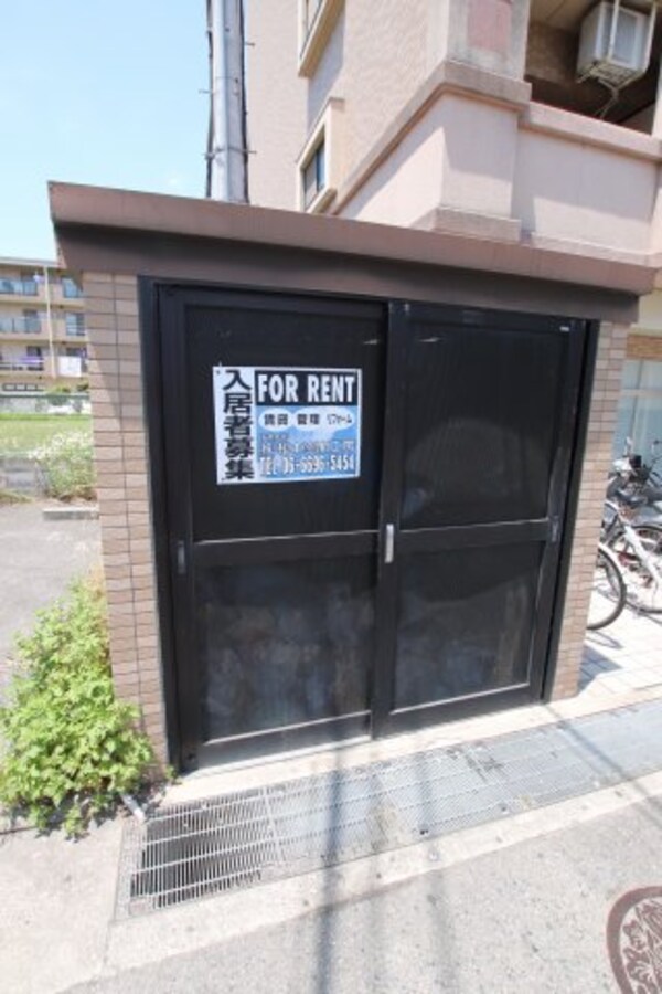 建物設備(敷地内ゴミ捨場)