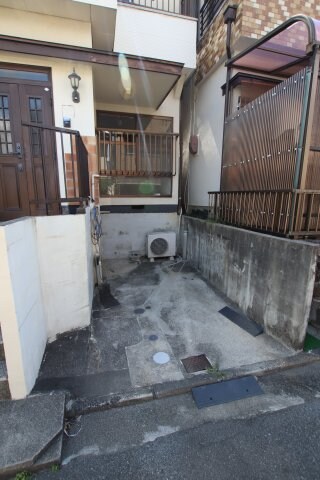 物件内観写真3　(駐輪スペース※大型バイク可！！！)