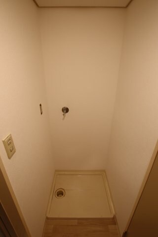 物件内観写真13　(室内洗濯機置場)